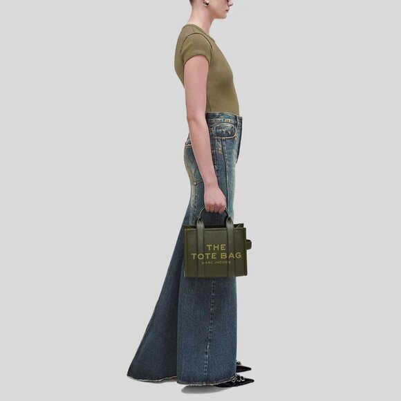 MARC JACOBS The Leather Small Tote – Forest - Picture 8 of 11